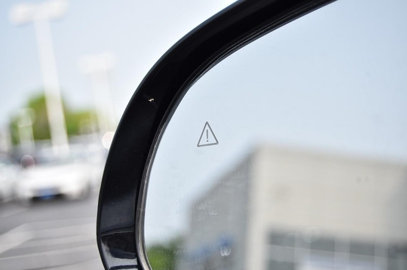 Hyundai Santa Fe Vehicle Image 10