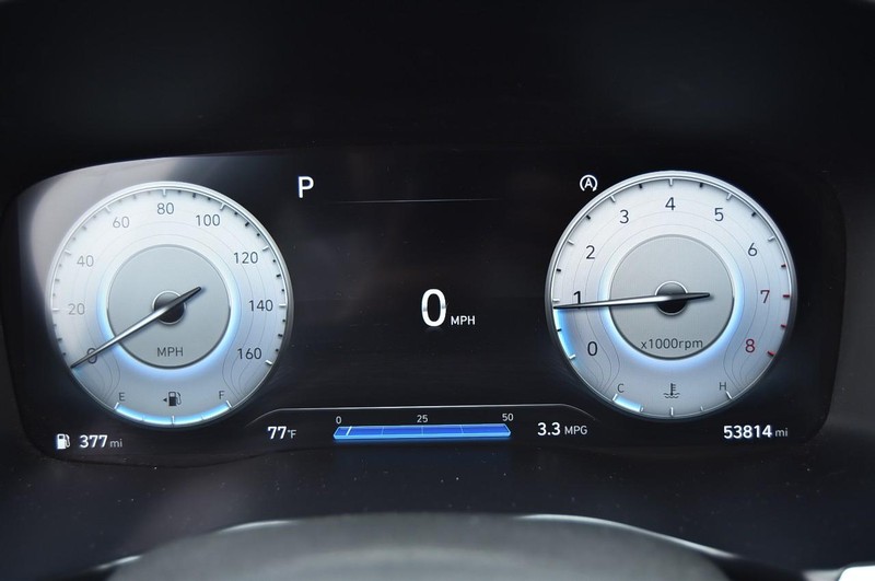 Hyundai Santa Fe Vehicle Image 12