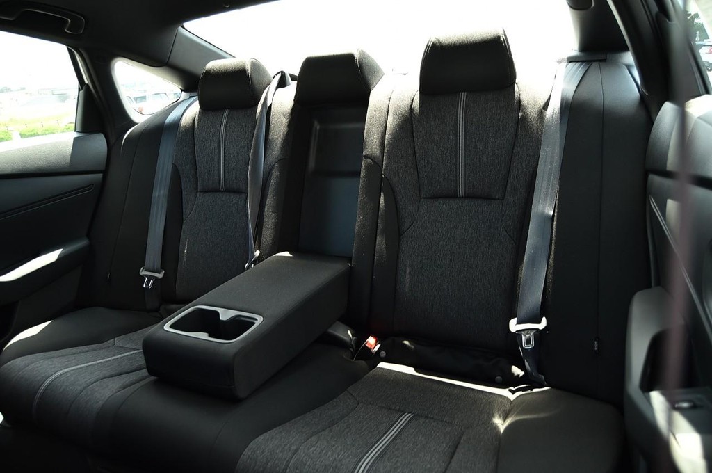 Honda Accord Hybrid Vehicle Image 21