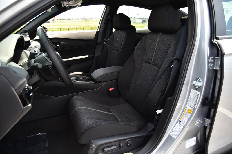 Honda Accord Hybrid Vehicle Image 18