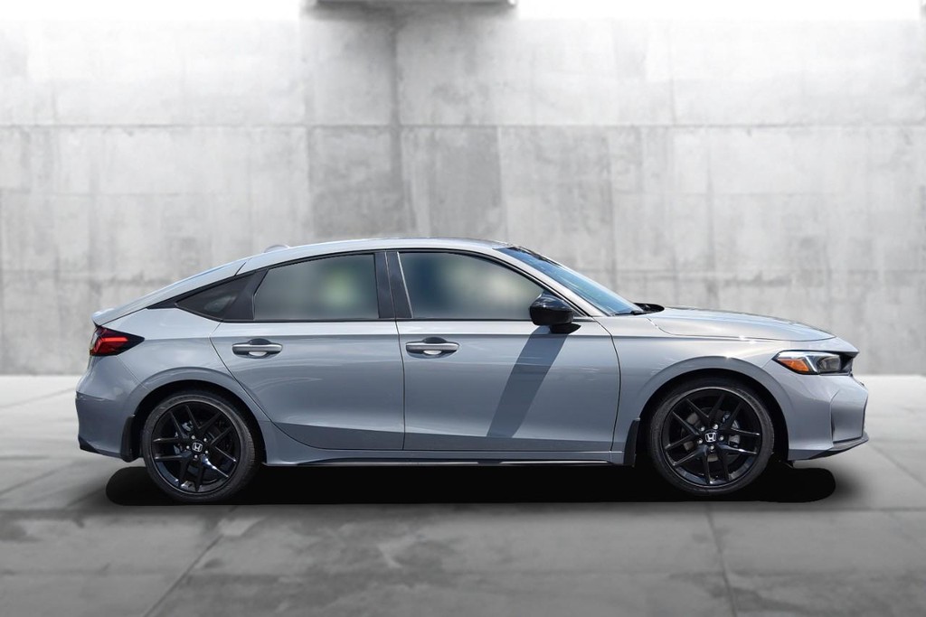 Honda Civic Hatchback Vehicle Image 05