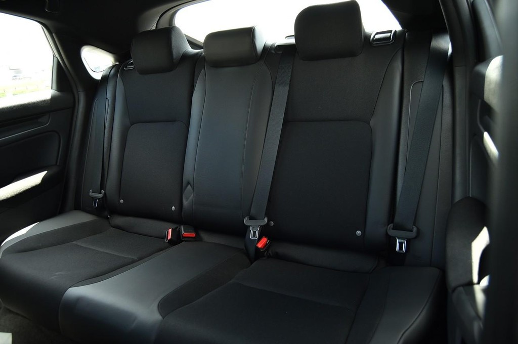 Honda Civic Hatchback Vehicle Image 20