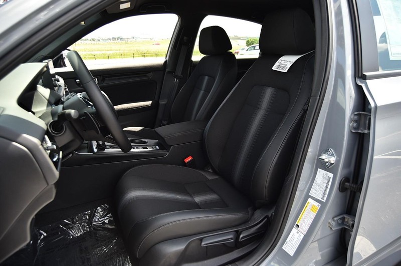 Honda Civic Hatchback Vehicle Image 18