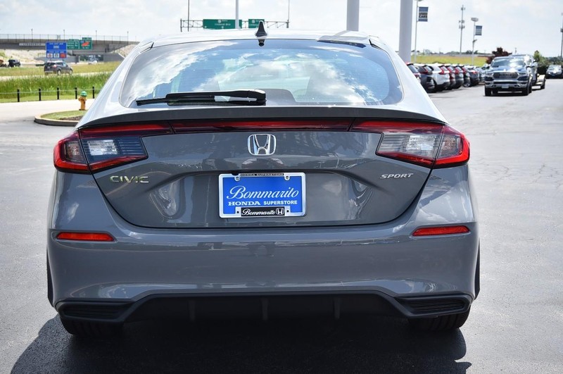 Honda Civic Hatchback Vehicle Image 06