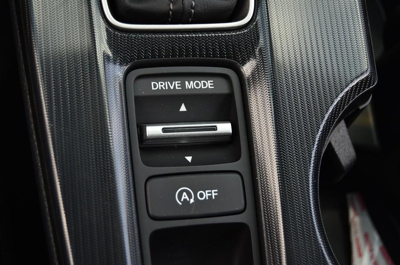 Honda Civic Hatchback Vehicle Image 15
