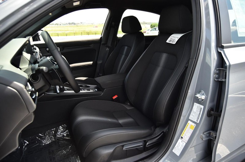 Honda Civic Hatchback Vehicle Image 18