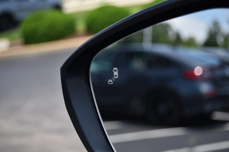 Honda Civic Hatchback Vehicle Image 09