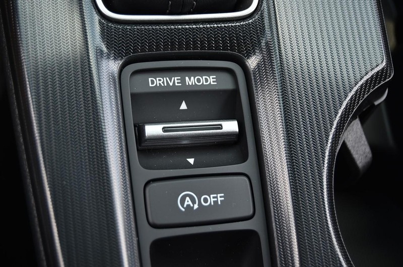 Honda Civic Hatchback Vehicle Image 16