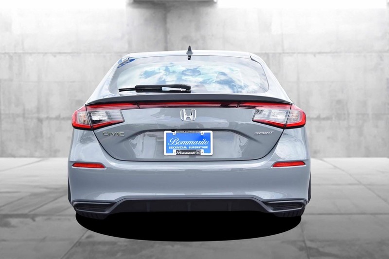 Honda Civic Hatchback Vehicle Image 06