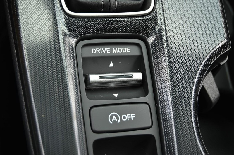 Honda Civic Hatchback Vehicle Image 16