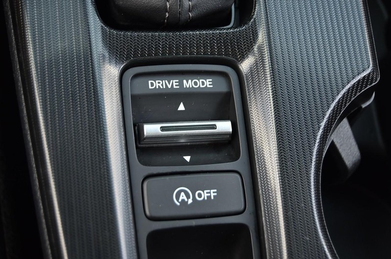 Honda Civic Hatchback Vehicle Image 16