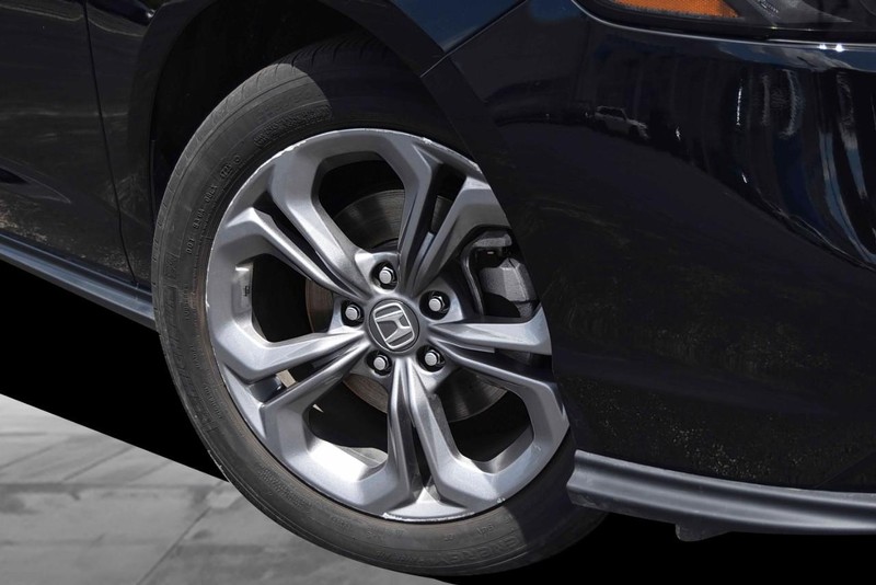 Honda Accord Sedan Vehicle Image 03