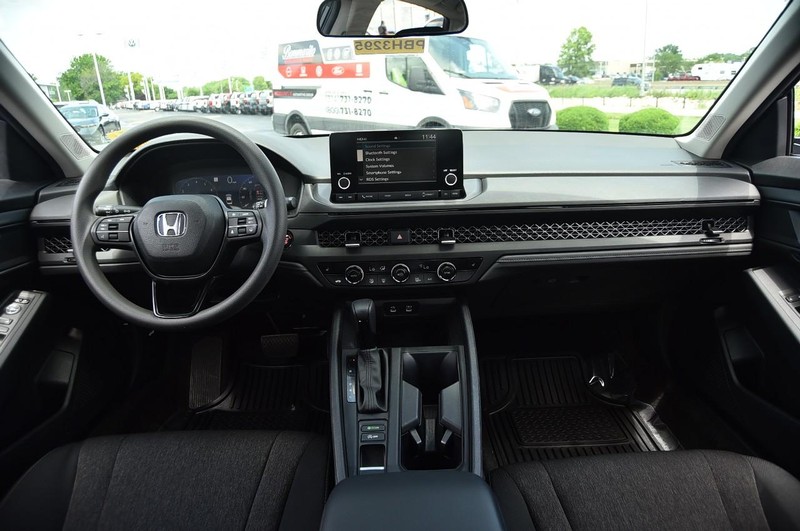 Honda Accord Sedan Vehicle Image 07
