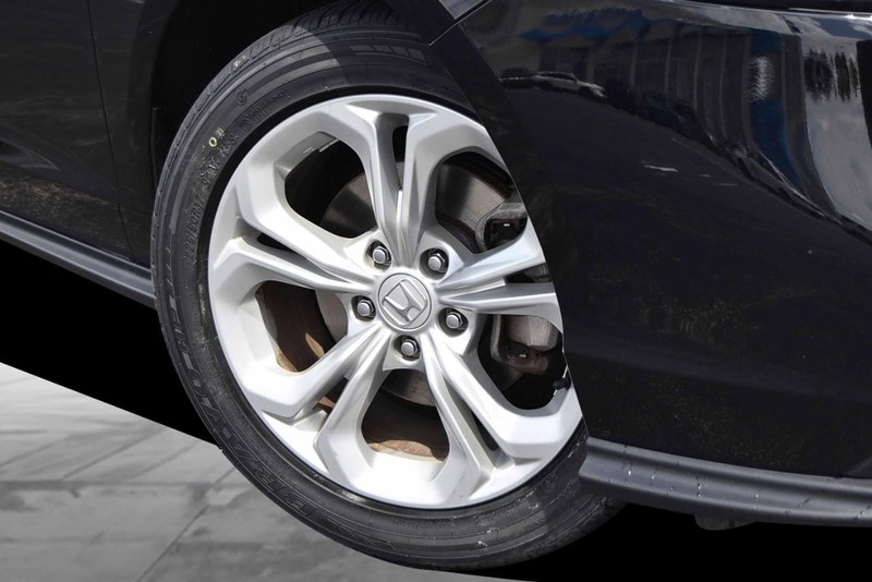 Honda Accord Sedan Vehicle Image 03