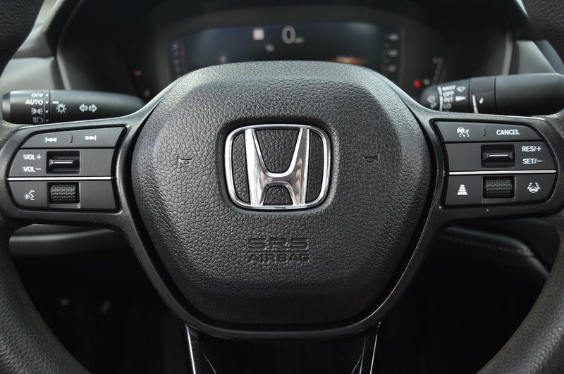 Honda Accord Sedan Vehicle Image 16