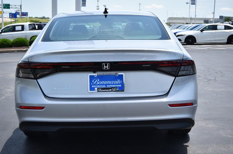 Honda Accord Sedan Vehicle Image 06