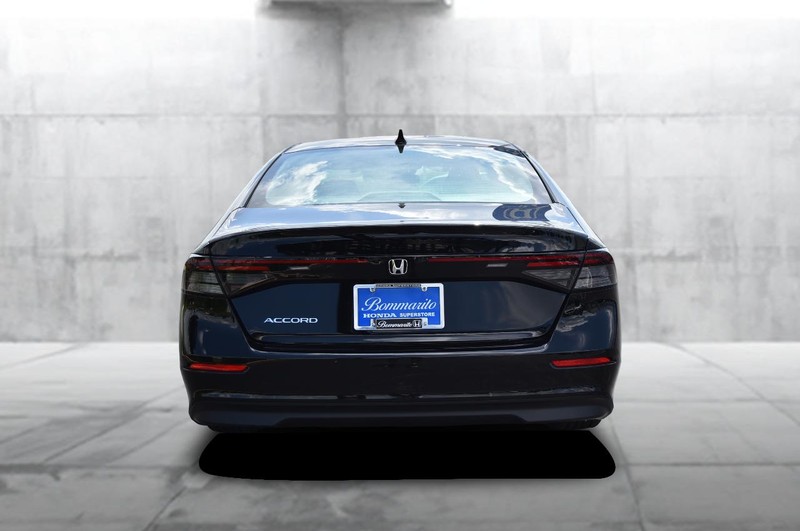 Honda Accord Sedan Vehicle Image 06