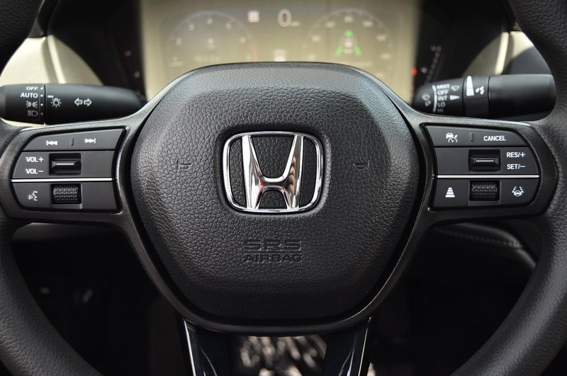 Honda Accord Sedan Vehicle Image 16