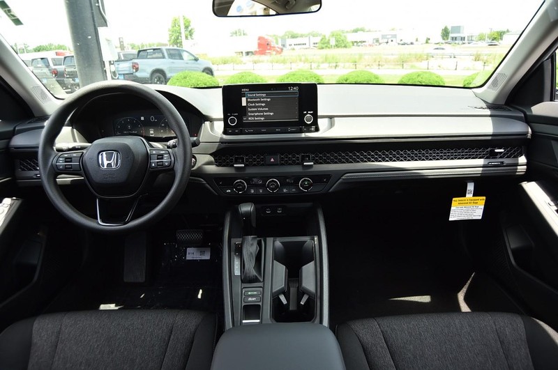 Honda Accord Sedan Vehicle Image 07