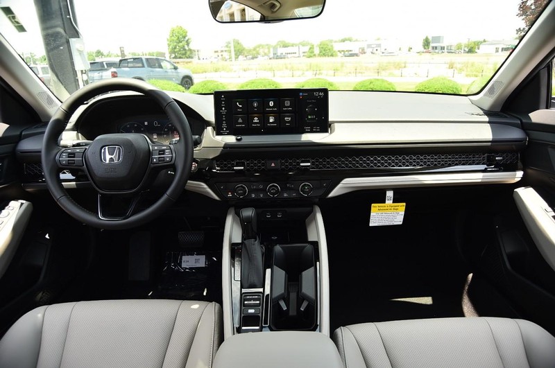Honda Accord Hybrid Vehicle Image 07