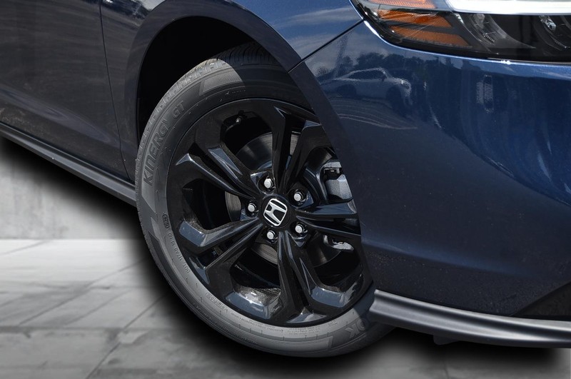 Honda Accord Sedan Vehicle Image 03