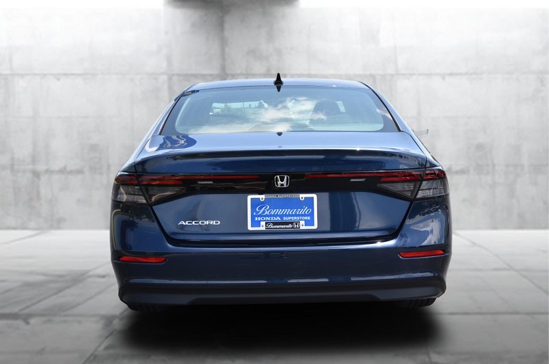 Honda Accord Sedan Vehicle Image 06