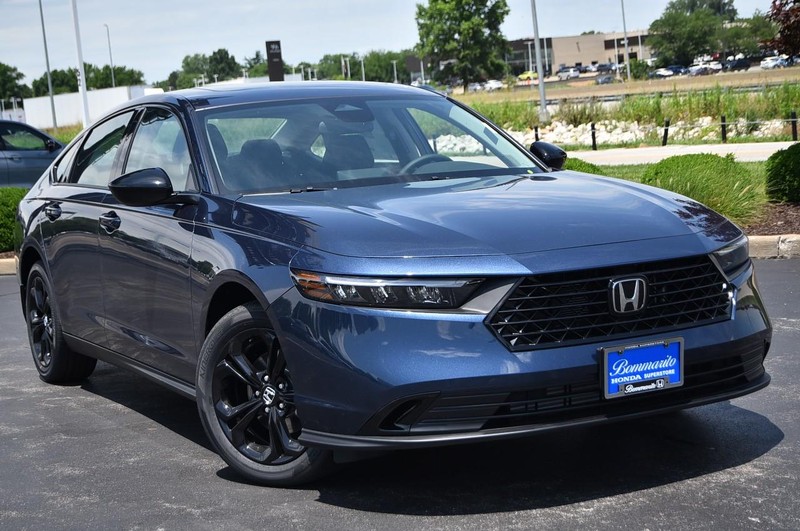 Honda Accord Sedan Vehicle Image 02