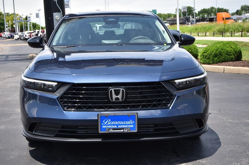 Honda Accord Sedan Vehicle Image 04