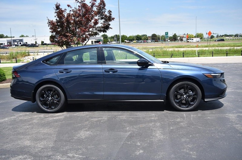 Honda Accord Sedan Vehicle Image 05