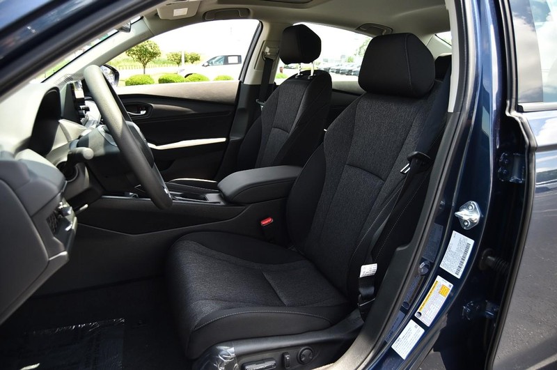Honda Accord Sedan Vehicle Image 17