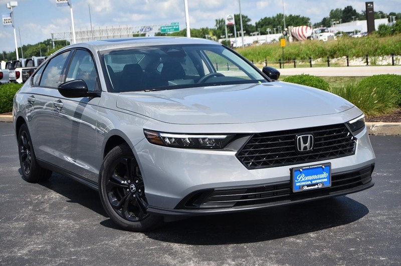 Honda Accord Sedan Vehicle Image 02