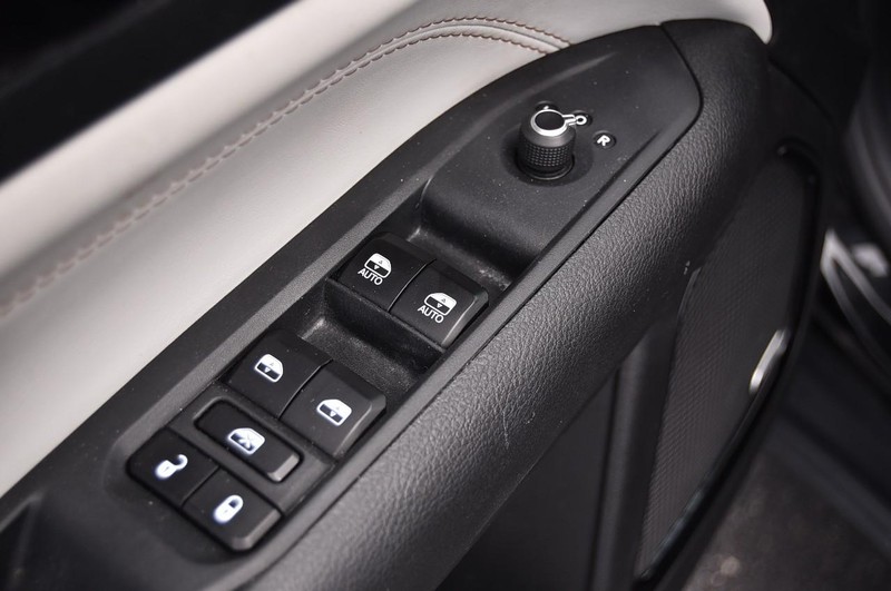 Jeep Compass Vehicle Image 08