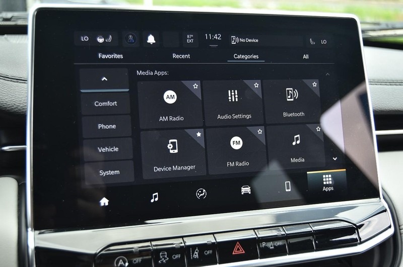 Jeep Compass Vehicle Image 15