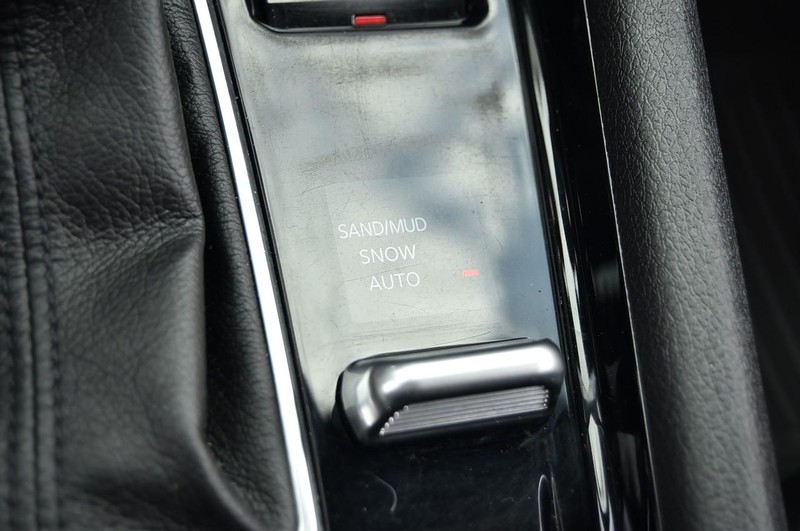 Jeep Compass Vehicle Image 17
