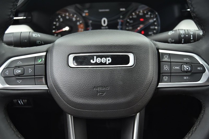 Jeep Compass Vehicle Image 19