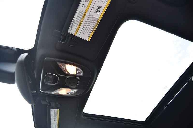 Jeep Compass Vehicle Image 22