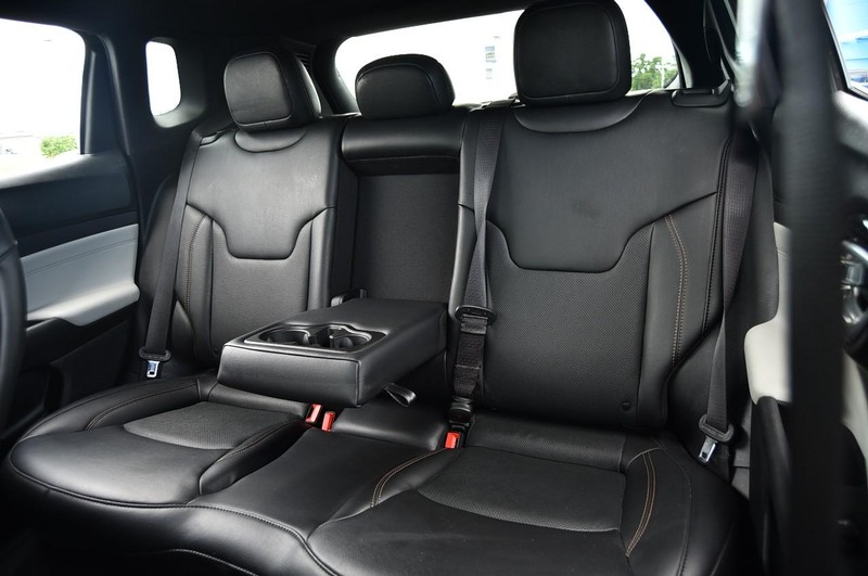 Jeep Compass Vehicle Image 23