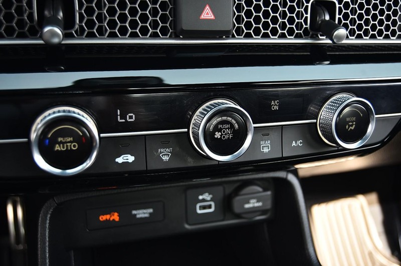 Honda Civic Sedan Vehicle Image 14
