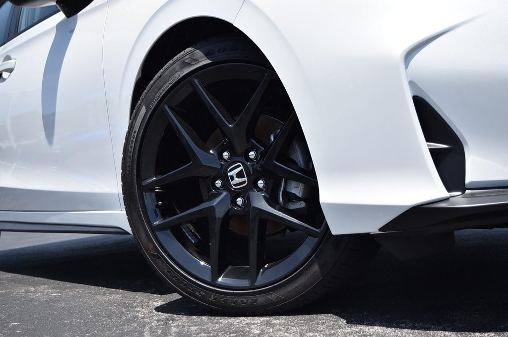 Honda Civic Hatchback Vehicle Image 03