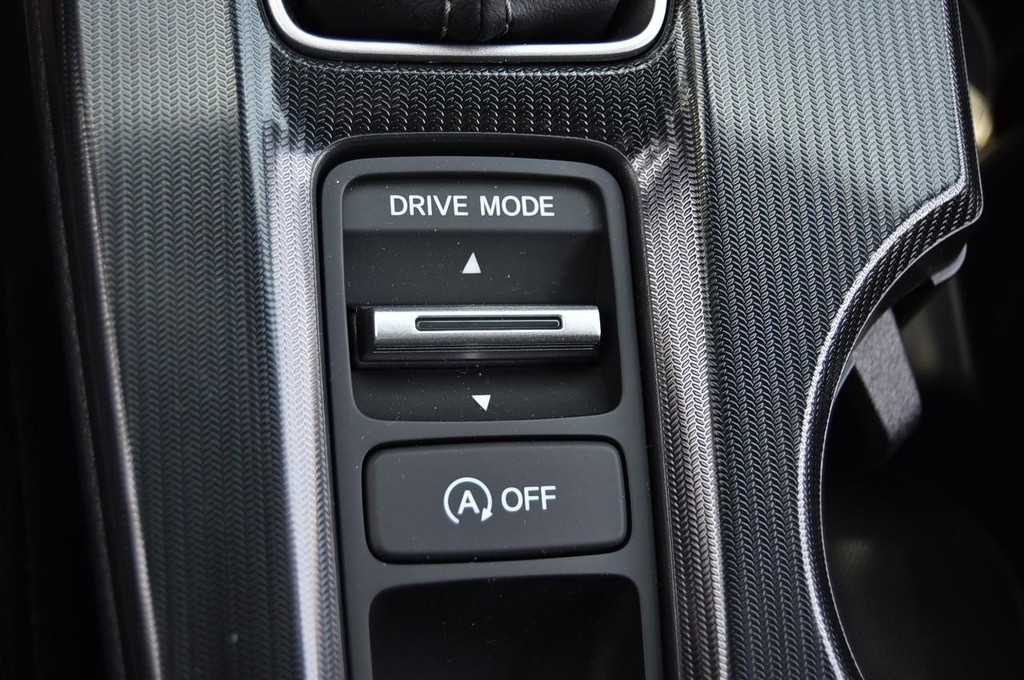 Honda Civic Hatchback Vehicle Image 15