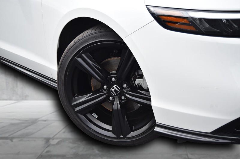 Honda Accord Hybrid Vehicle Image 03