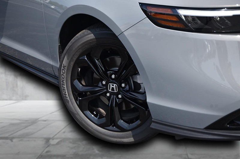 Honda Accord Sedan Vehicle Image 03
