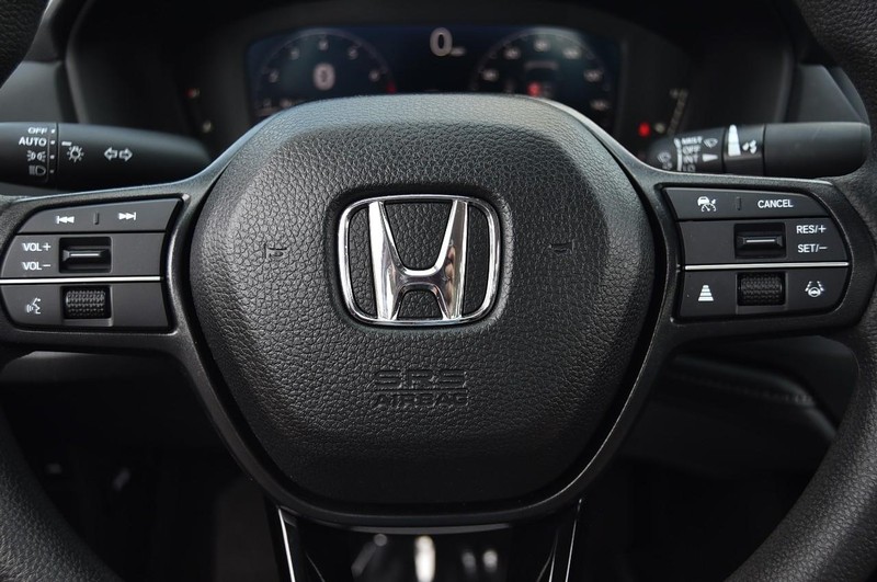 Honda Accord Sedan Vehicle Image 17
