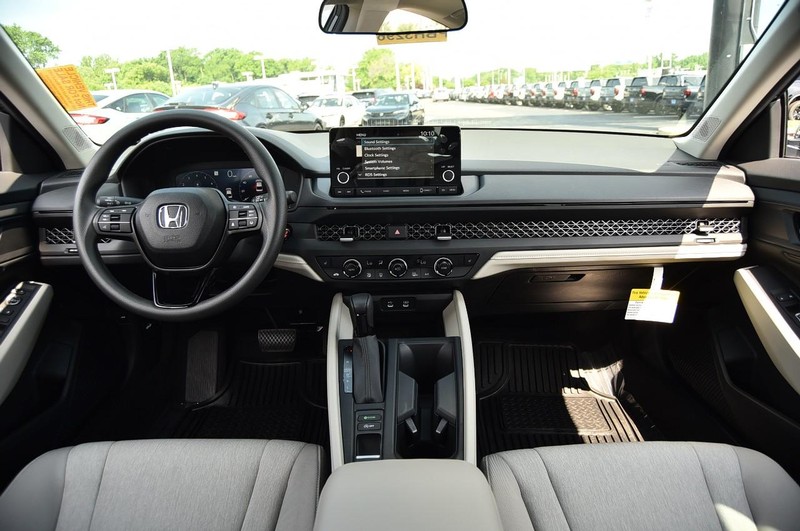 Honda Accord Sedan Vehicle Image 07