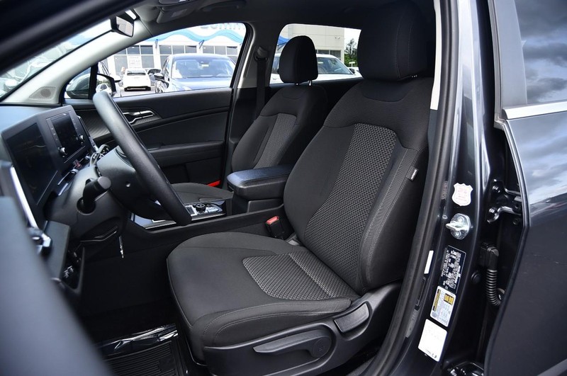 Kia Sportage Vehicle Image 17