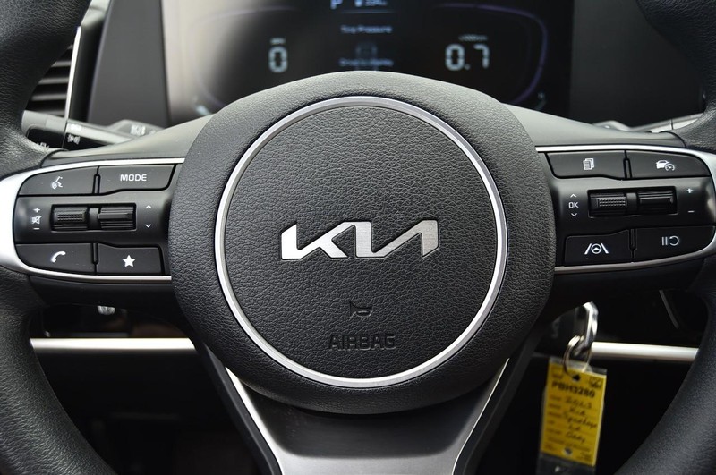 Kia Sportage Vehicle Image 17