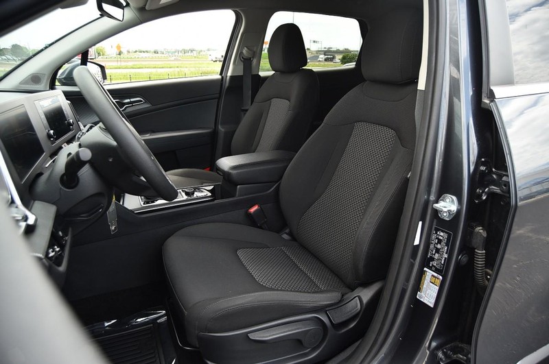 Kia Sportage Vehicle Image 18