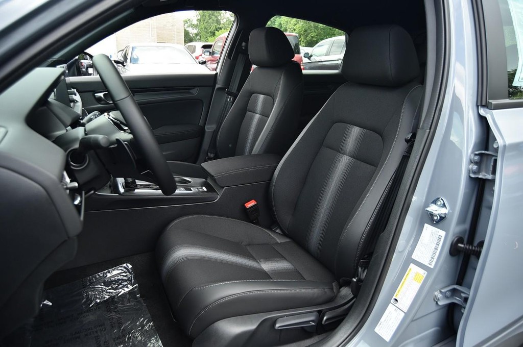 Honda Civic Hatchback Vehicle Image 18