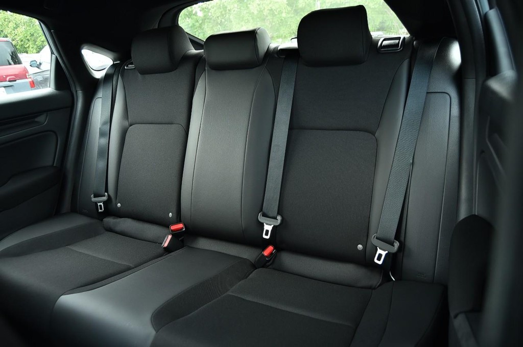 Honda Civic Hatchback Vehicle Image 20