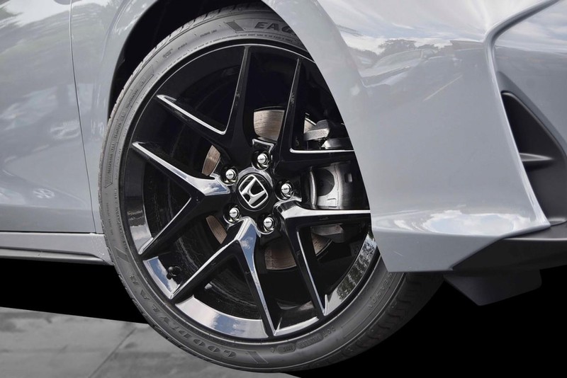 Honda Civic Hatchback Vehicle Image 03